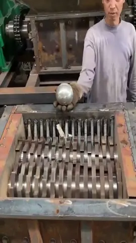 #shredder  #crusher  #machine  #safed  #doubleshaftshredder     