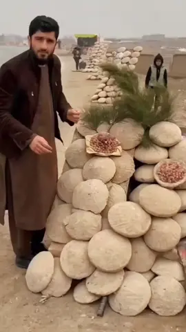 Afghans make clay boxes to preserve fruit#fyp #tiktok #foryou #viral #funny #trivia #usa #usa🇺🇸