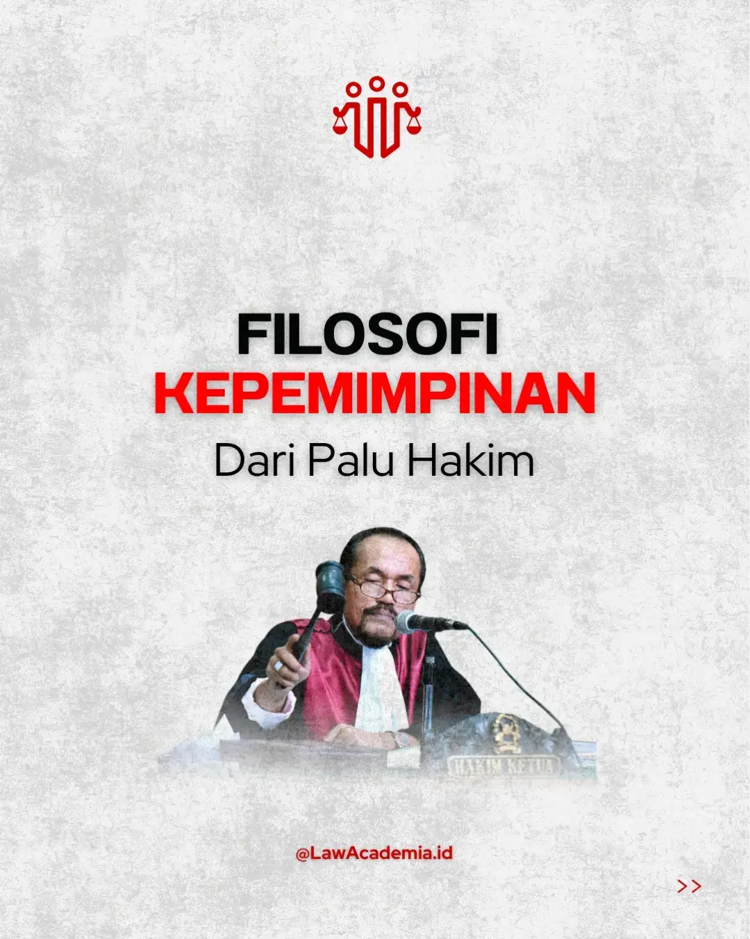 Palu hakim (gavel) itu kecil secara bentuk, tapi besar dalam makna. Ia bukan sekadar alat untuk mengetuk meja. Ia simbol otoritas, keadilan, dan tanggung jawab moral seorang pemimpin dalam dunia hukum. Setiap ketukannya bukan sekadar formalitas, tapi penanda bahwa: 📌 Semua suara telah didengar 📌 Semua bukti telah ditimbang 📌 Saatnya mengambil keputusan — dengan nurani dan integritas 📢 Di dunia hukum, memimpin bukan soal posisi. Tapi soal keberanian untuk adil, bahkan ketika sulit. Gimana menurutmu? Tulis di kolom komentar. #LawAcademia #WelcomeJurist #FilosofiPaluHakim #GavelLeadership #MahasiswaHukum #PemimpinMuda #BelajarHukum #HukumItuSeriusTapiGakBerat 