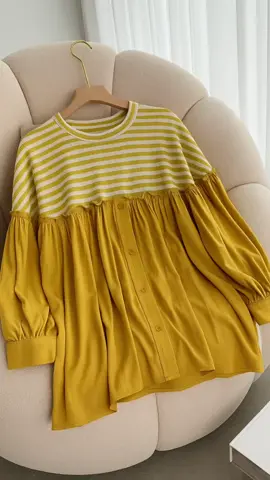 Manis & Stylish dalam Sekali Lihat! Dress atasan warna mustard ini cocok banget buat kamu yang suka tampil girly tapi tetap simpel. Nyaman dipakai, potongannya flowy & bikin makin anggun ✨ 🛒 Yuk langsung klik keranjang kuning sebelum kehabisan! #OOTDManis #BajuCewekEstetik #FashionWanita #OutfitHarian #DressCute     