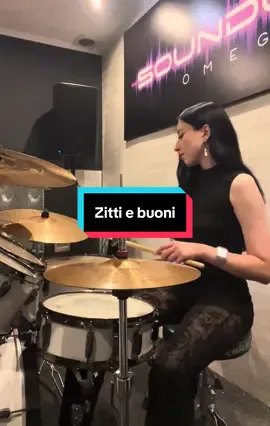 zitti e buoni ✨ #барабаны #барабанщица #рек #рекомендации #кавер #драмкавер #drums #drummer #cover #drumcover #fyp #zittiebuoni #maneskin  