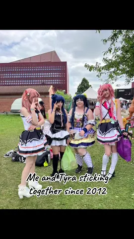 @ᴛʏʀᴀ 🦝 love you pookie🥰 (tell your mom to pay me for this months friendship pls) #ラブライブ #コスプレ #friends #besties #pookie #cosplay #cosplayer #fyp 