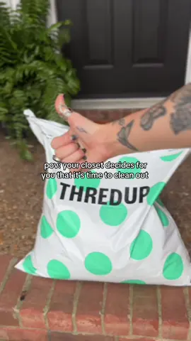 Order your clean out kit now ♻️💚 #thredup #thrifted #thrifting #cleanout #closetcleanout #thriftedfinds #secondhand #secondhandfashion #secondhandfashion #organization #Sustainability 