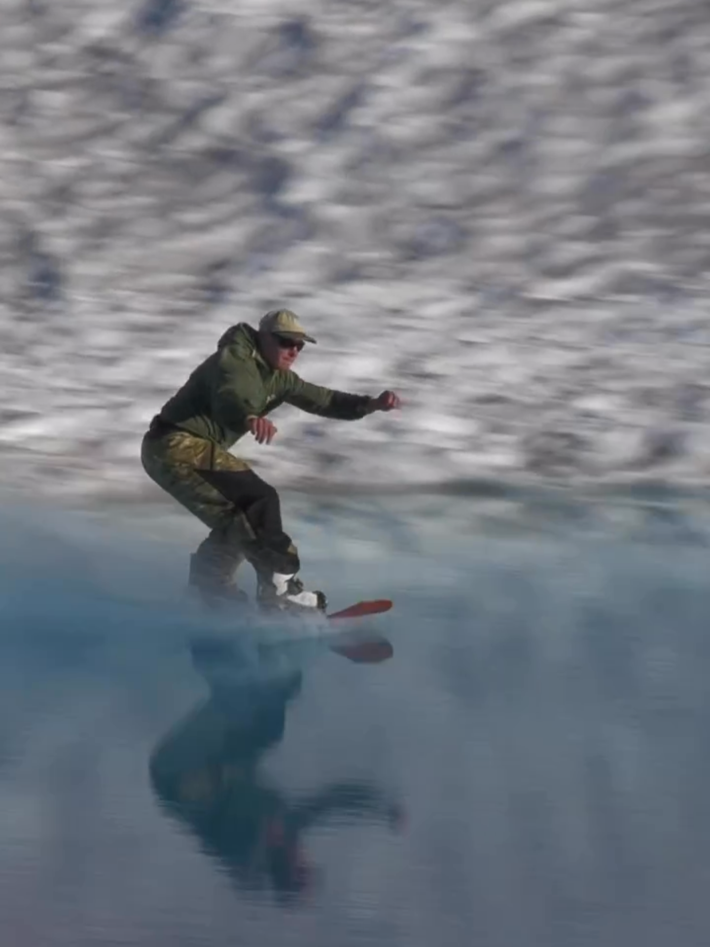 Now that's a smooth operator 😮‍💨(🎥 @sam_klein_ ) #Unreel #Extreme #Snowboarding #Powday #Snowboarder