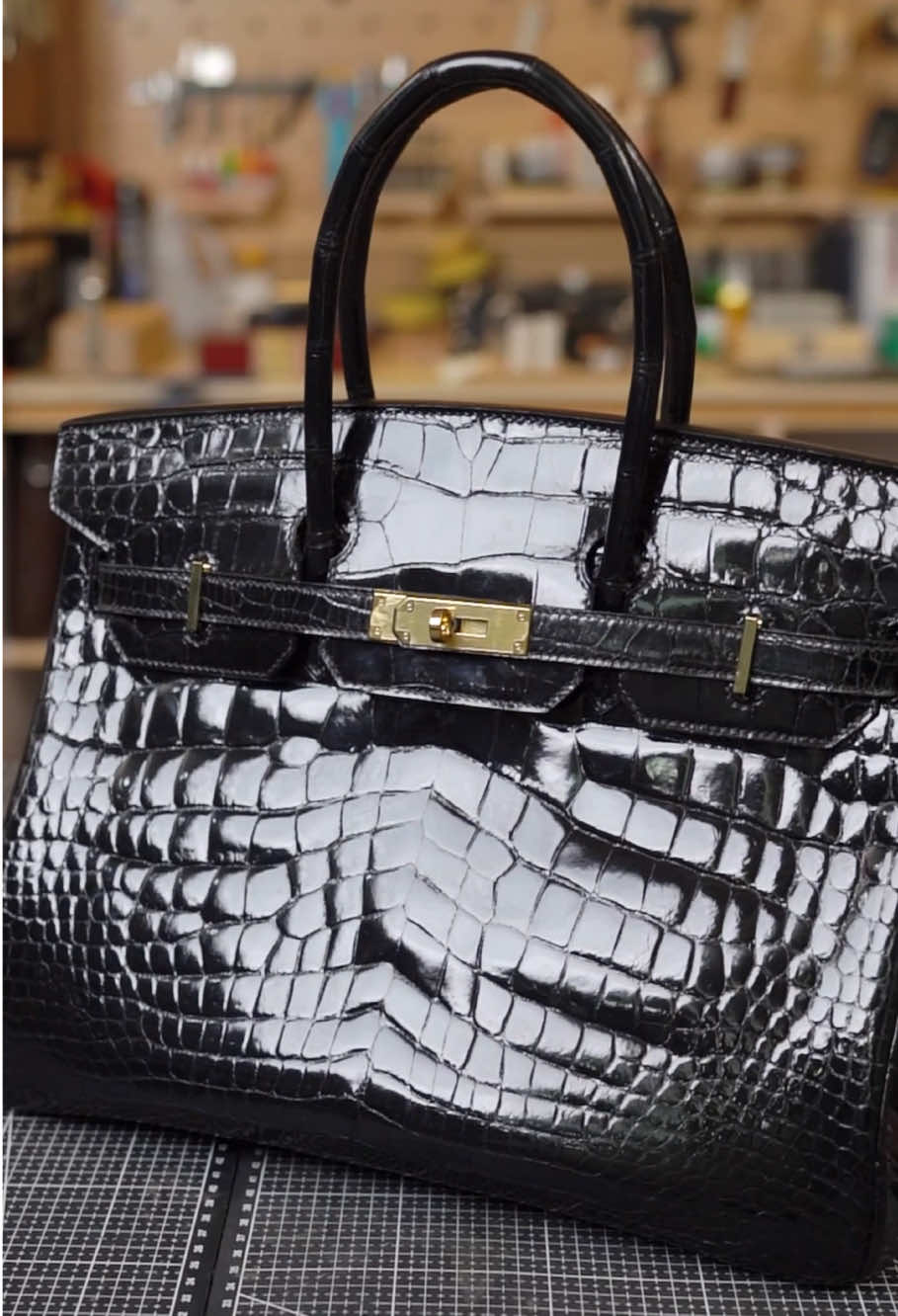 I'm very satisfied with my classic work.#crocodile #bags #handmade #fashion 