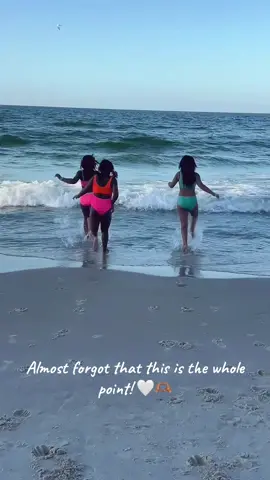 My girls!💗 #CapCut #beach #vacationvibes #sisters #fyp 