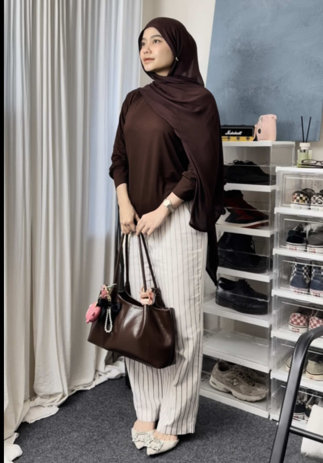 Outfit simple tapi cantik cuma pake atasan polos under 50ribu🧺👀 #OOTD 