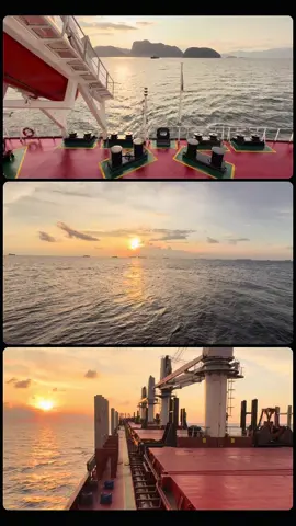 🌞 #fyp  #sunset  #pelautindonesia  #CapCut  #pelautindonesia  #bulkcarrier  #pelayaran 