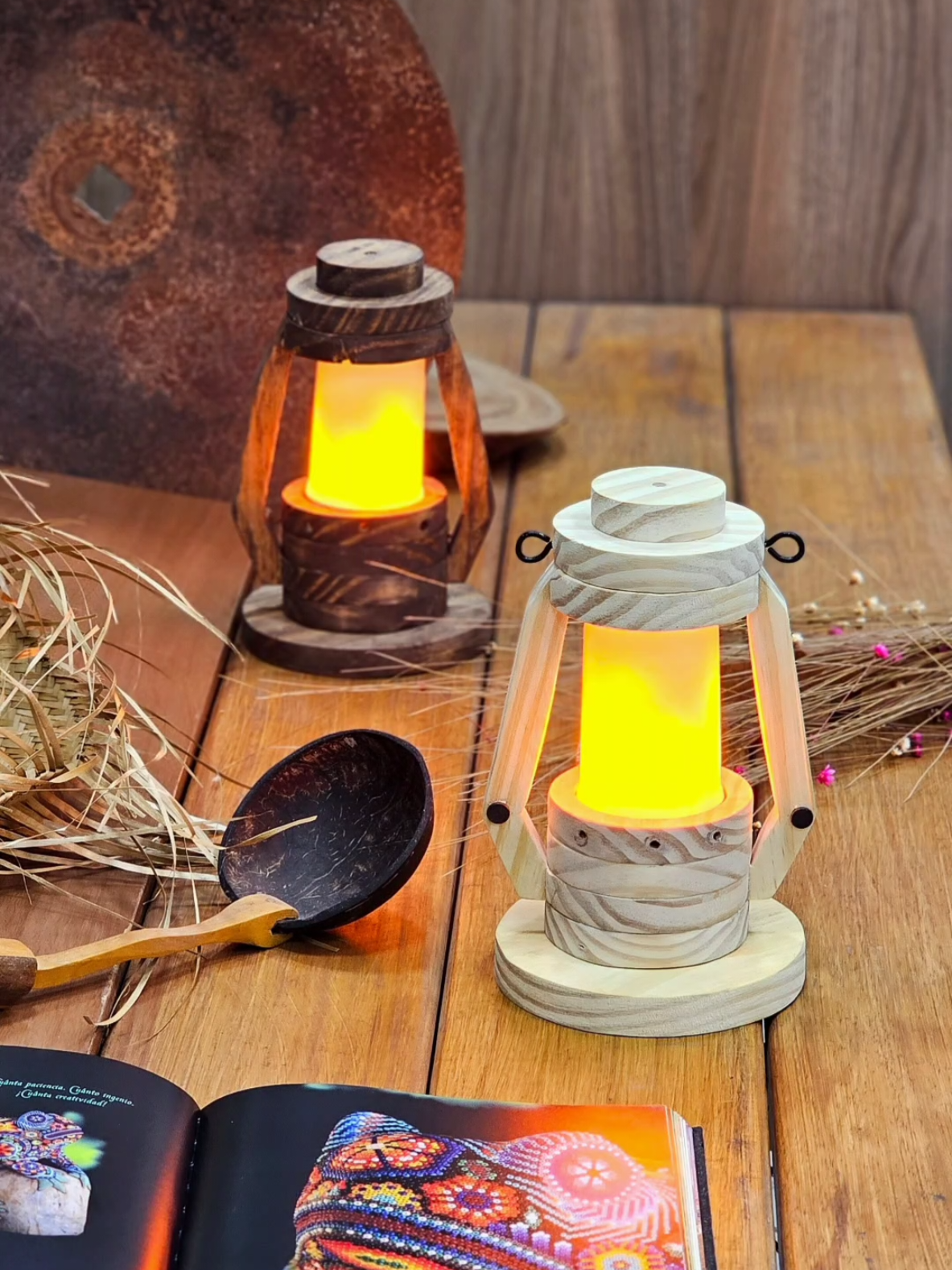 Essa luminária é uma releitura das lamparinas antigas, só que feita em madeira, no estilo rústico que eu gosto. Fácil de fazer, charmosa e perfeita pra dar aquele clima aconchegante no ambiente. #feitoamao #starrettbrasil #carpinteria #DIY #starrett 