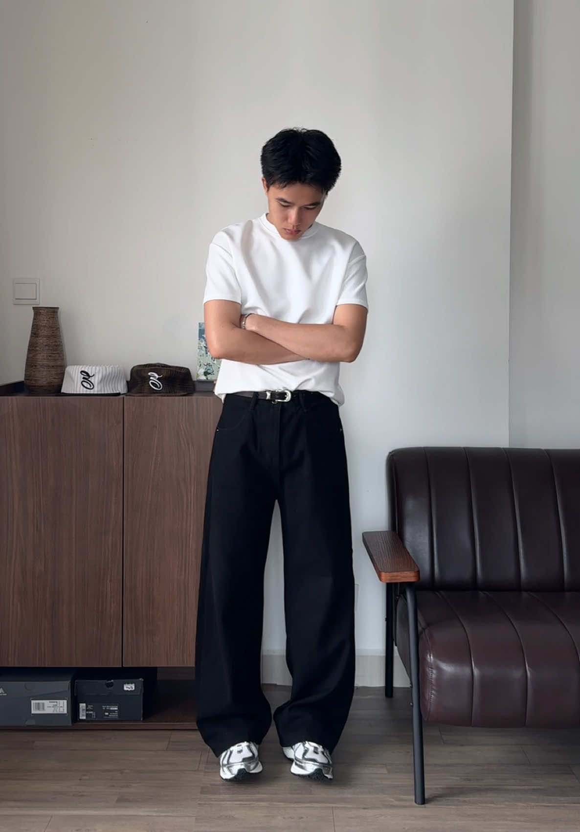 Mấy bro có 1 em quần đen kiểu này dễ phối đồ zlll #outfit #fyp 
