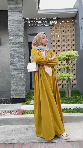 koleksi terbaru “Renjana dress” warna leaf yang bikin dipake makin ceraaah😍🥰🥰 #promomakangajian #promoseruweekend #dresskaos #dresskekinian #dressoftheday 