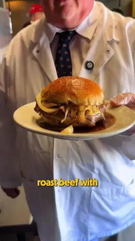 Best Bold Roast Beef Sandwich in Brennan & Carr 📍3432 Nostrand Ave, Brooklyn, NY 11229 #roastbeef #sandwich #brooklyn #nycfood #americanfood #WhereToEat #Foodie #bestfood #foodporn #FoodTok #foodreview 