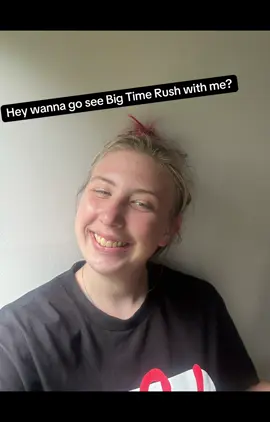 I have the best concert buddy #bigtimerush #rusher #btr #concert #kendallschmidt #loganhenderson #jamesmaslow #carlospenavega #concertjunkie 