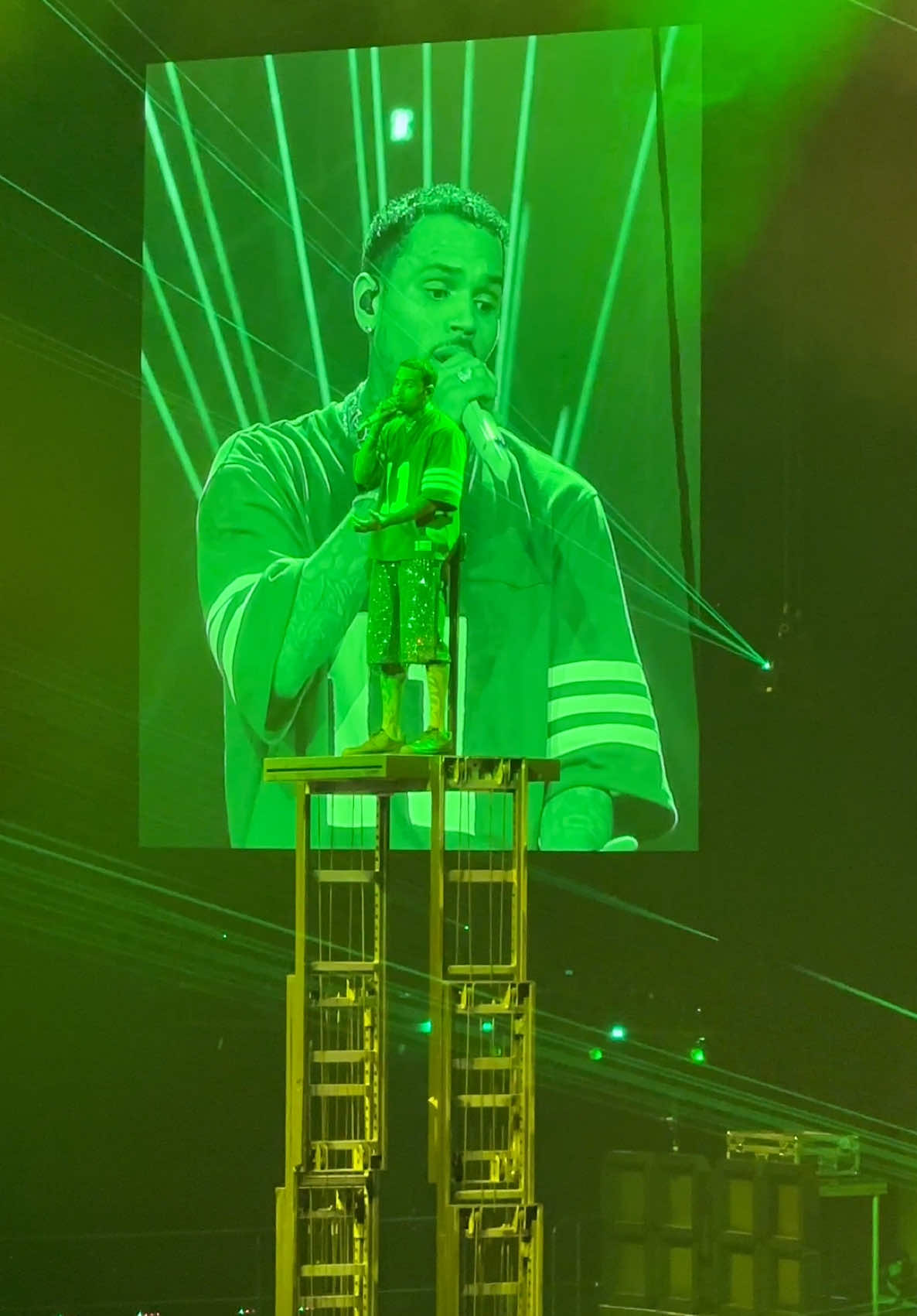Recap from 11:11. Still counting down the days for breezy bowl! 🥳🎉🎉🎉 #1111 #breezybowl #tour #chrisbrownofficial #chrisbrownconcert #chrisbrownofficial #breezyseason #worldtour #stadiumtour #Love 