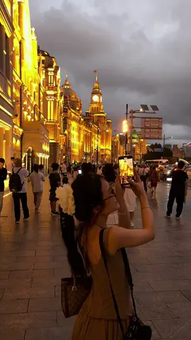 hihi cũng có vid quay tui ngắm the bund lên đèn nè 🥰💖 #thebund #thebundshanghai #shanghai 