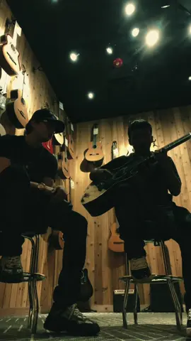 PERDON MAMÁ 💔 Like 🔥  - Comment 🤘🏽 - Repost 💯 - - - - - - - - - - - - -  #requinto #bajoloches #takamine #natanaelcano #oscarmaydon  #takamineoficial #corridos #sadboys4life #corridostumbados#natanaelcano #arielcamacho #guitarra#tiktok #m2k #requintosierreno #juniorh #pesopluma #bailes #bajoloche #bajo  #ranchohumilde #explore #explorepage #corridosvip #foryou #foryoupage #explore #fyp #for #chuy #chuymontana #jop #streetmobrecords 