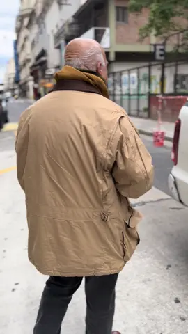 Convidando cakes a los trabajadores, síganme el viejo moishe !!!!
