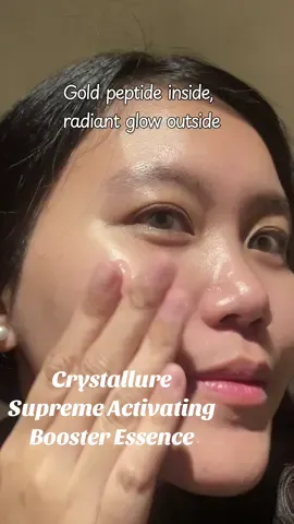 Glowing made easy ✨ Pakai Crystallure Supreme Activating Booster Essence sebelum skincare routine kamu. Dengan 10× Gold‑Peptide Crystals dan YouthGlow Active, kulit terasa plump, fresh, dan siap tampil flawless setiap hari. My secret glow booster! 💛 @Crystallure  #crystallurebeauty #crystallure #BeautyTok #essenceserum #paragon #beautytips #skincare 