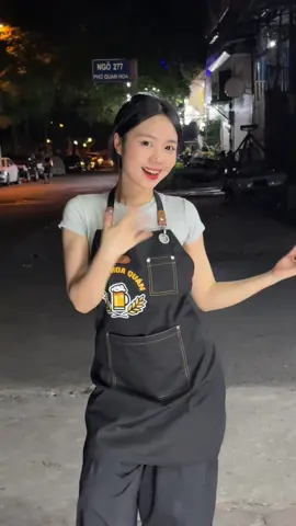 Gặp em từ buổi xem nhạc ... #quanhoaquan #297quanhoa #99nguyenkhang #nhaudem #quanbiaquancaugiay #biahoihanoi 