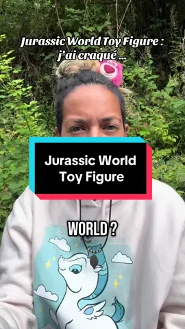 T’as déjà eu un coup de cœur pour une figurine ? Pas parce qu’elle est rare. Pas parce qu’elle est puissante. Juste parce qu’elle t’a touché. Moi, c’était en sortant de @Jurassic World Renaissance. J’ai vu ce dino. J’ai vu son regard. Et j’ai su que c’était mon coup de cœur 😌 J’ai pas ramené un T-Rex ou une créature ultime. J’ai ramené Dolorès. Un jouet Jurassic World tout mimi pas spécialement utile… mais pleine de sens (à mon goût… 😅). Cette vidéo, c’est pas un unboxing classique. C’est un moment. Une façon de dire qu’un simple jouet peut t’attraper le cœur. 🎥 Unboxing & présentation de la figurine Jurassic World Dolorès 🎬 Jurassic World Toy Figures, collection, émotion, et craquage assumé. Et si toi aussi t’es du genre à t’attacher à des jouets… bienvenue, abonne-toi 🤗 #creatorsearchinsights #jurassicworld #jurassicworldrebirth #toycollection #toyrevaland 