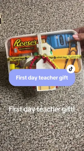 The teachers deserve all the love and appreciation 🍎🖍️ #teacher #teachergift #teachergiftideas #firstday #school #gift #teachergifts🍎 