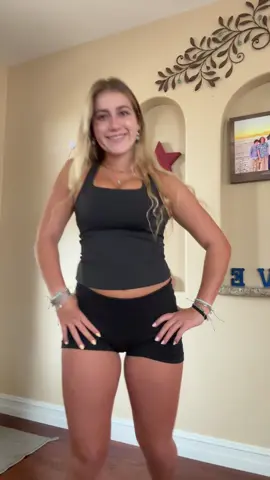 workout ootd (I own a million of these shorts) 