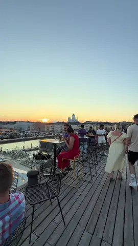 #helsinki #suomitiktok #finland🇫🇮 #sunsetlover #keskusta #travel 