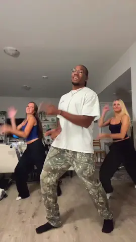 Good vibes🕺🏾 tag dc @emi<3 @sophie #dance #viral #friends #canada #Summer 