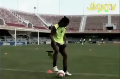 uns dos últimos joga bonito no Brasil 😮‍💨😮‍💨😮‍💨😮‍💨 #ronaldinhogaucho #total90 #viraltiktok #fyp #foryoupage #football #ronaldinho #ronaldinhogaucho #football #prime #football #fyp #virał 