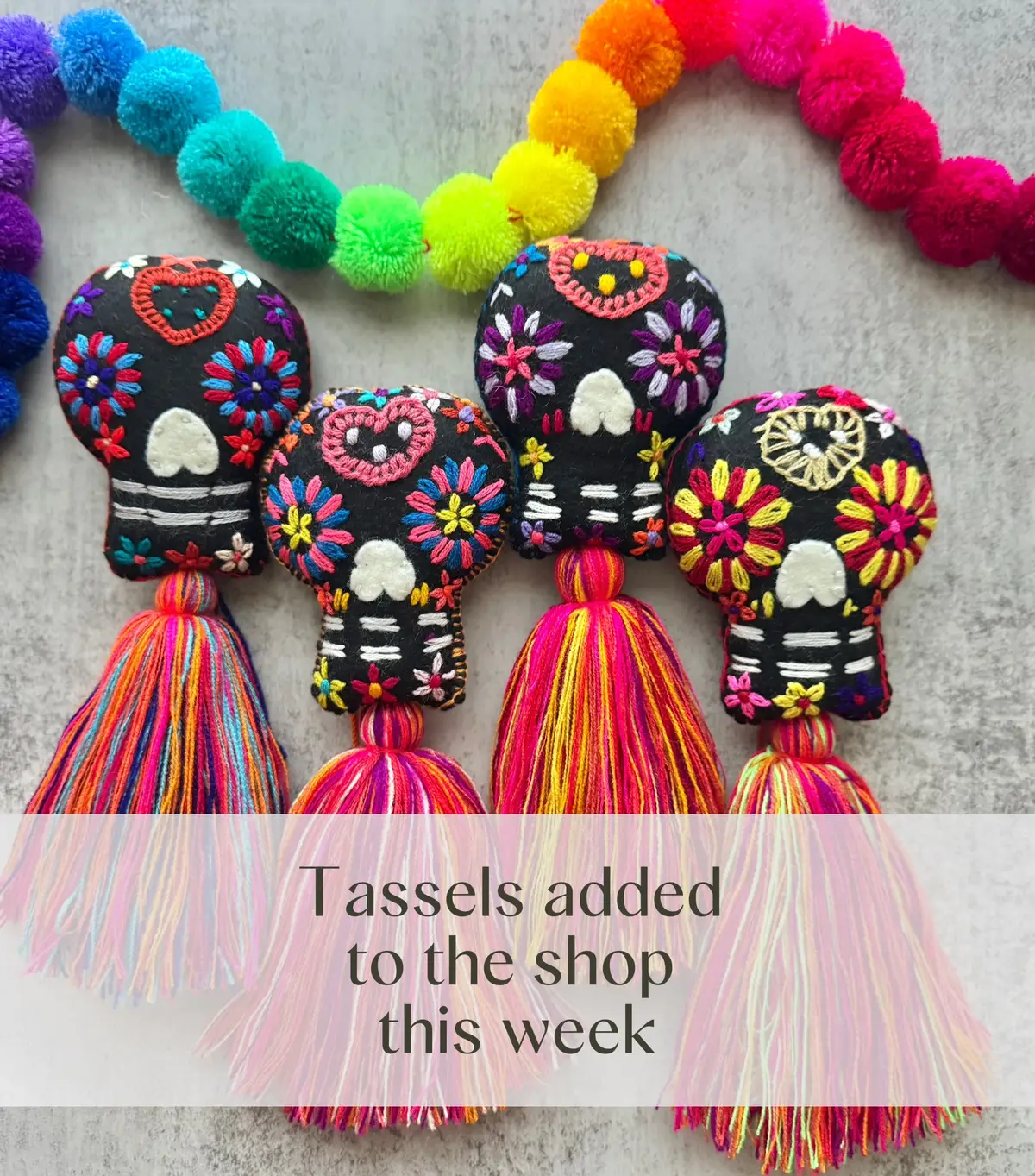 So much color 😍  #artesaniasmexicanas #artesanias #latinaowned #mexicandecor #homedecor #tassels #colorfuldecor 