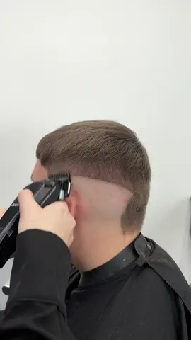 SKINFADE TUTORIAL 😮‍💨 #fyp #foryou #fypシ゚ #fyyyyyyyyyyyyyyyy #barber #barbering #barbershop #skinfade #fade #faded #gentscut #glasgow #Scotland #lanarkshire #tutorial 