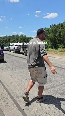 ni los 106 °  les importo con tal de ir a ver al tiocolocho😅 #roofing #tiocolocho #ruferos #roofinglife #construction #roofinglife #ruferos💯 #honduras #mexico #guatemala #comedia 