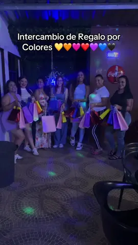 Intercambio de regalos por colores 💛🧡❤️🩷🩵💙🖤💛#paratiiiiiiiiiiiiiiiiiiiiiiiiiiiiiiiiii🦋 #shein #girlsupportgirls #unboxingvideo #regalos 