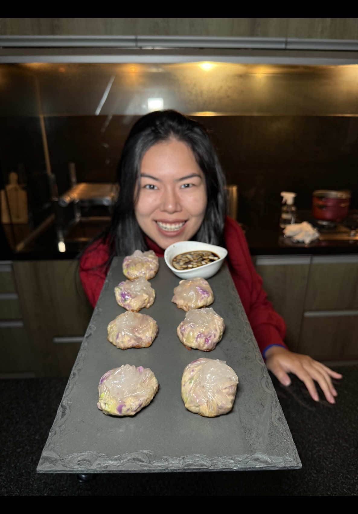 Modéstia a parte, nessa jantinha eu arrasei 😍 Vocês já comeram gyoza assim?  #asmr #jantarrapido #comidarapida #comidajaponesa 