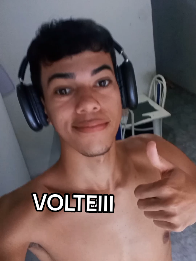 VOLTEI🙏🏻🦎 #morandosozinho  #adolecente #rotina #lyfestyle 