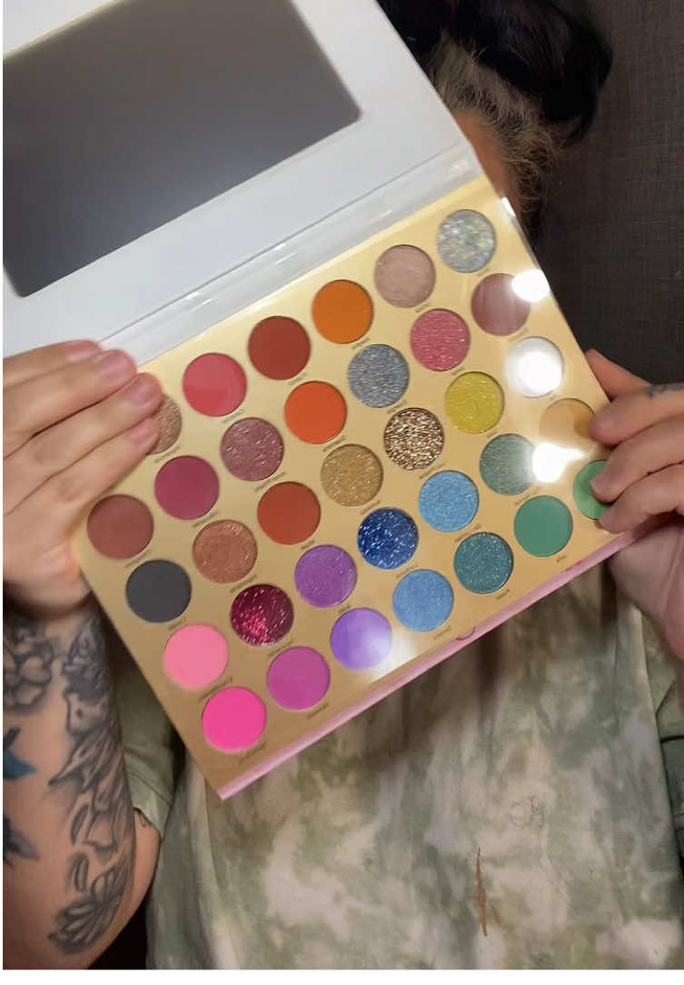 Ouuuuu ✨ #makeup #makeuptutorial #eyeshadow #eyeshadowtutorial #MakeupRoutine 