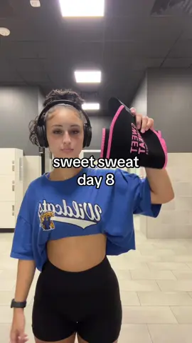 2 MILES TODAYYY! ty @Sweet Sweat #sweetsweat #sweetsweatwaisttrimmer #workout #workoutroutine #gym 