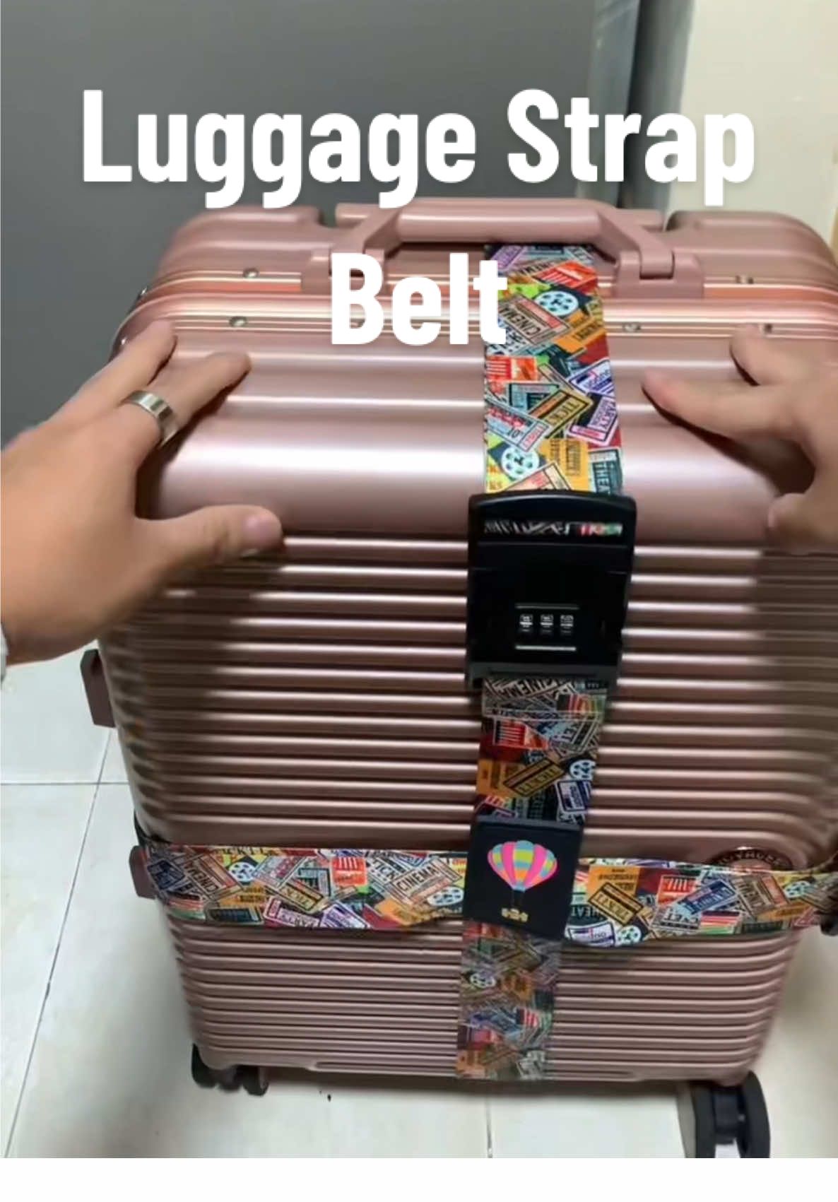Double Lock Luggage Belt for Travel Protection #luggagebelt #luggagestrap #luggagelock #travelprotection #maleta #travelhacks #traveltips #travelmusthaves #travelaccessories #luggagehack #travel