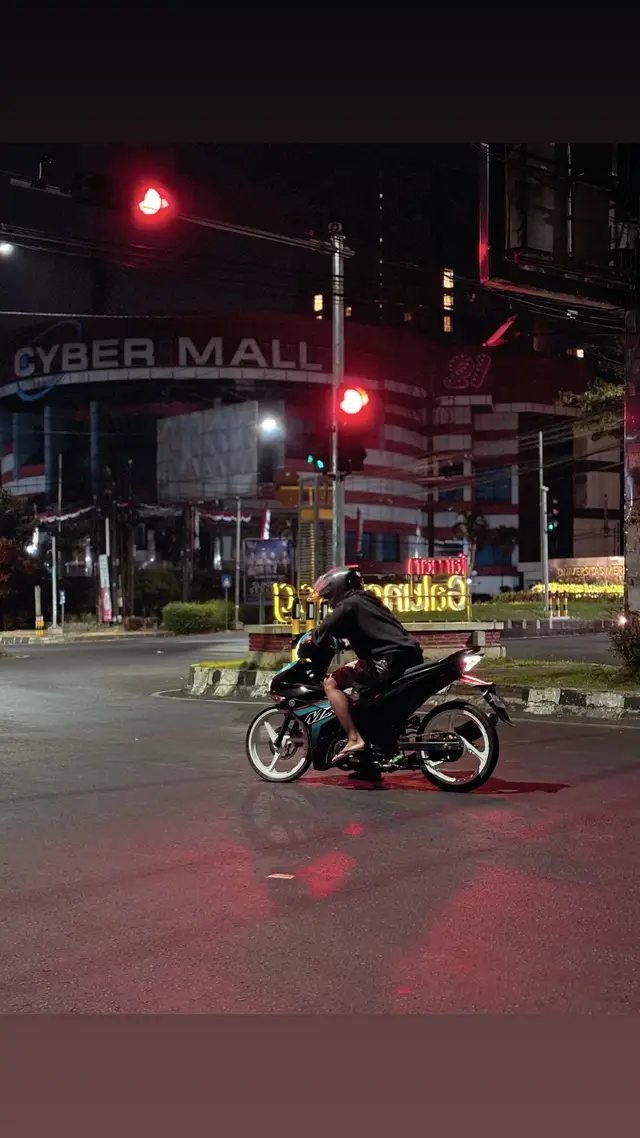 ikut meramaikan dieng fashion pit 🤣 #mxking #fypシ゚viral🖤tiktok #malang #dingincuy🥶🥶 #cybermallmalang 