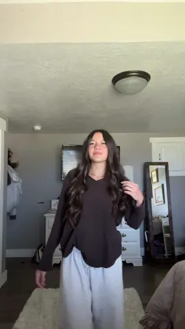 paper planes ✈️ #fentysuperbrandday #1persondance #easytiktokdance #tiktokdances #comfy #outfitinspo #trend 