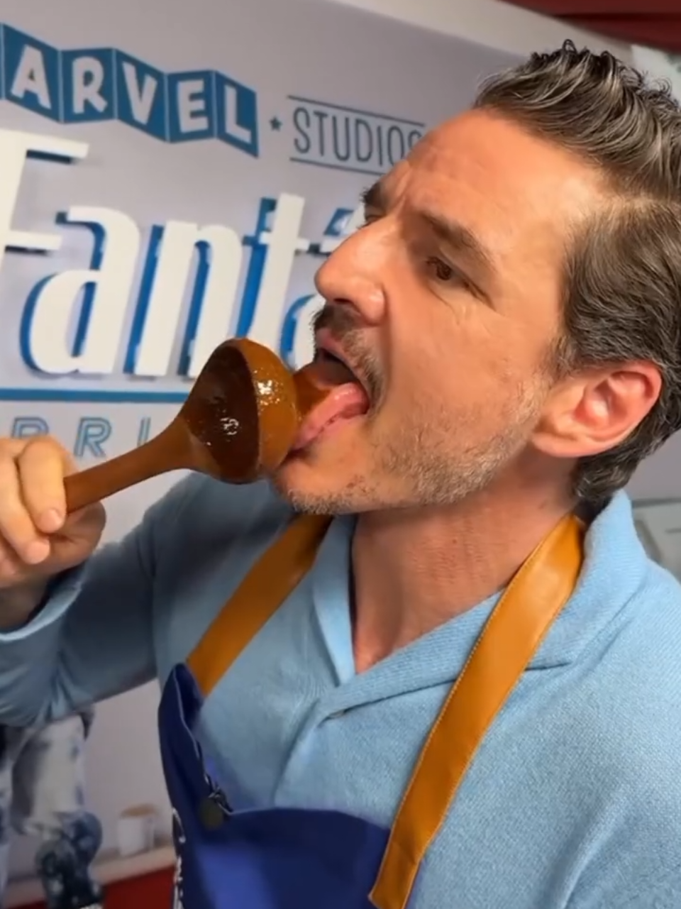 I think Pedro really likes food 😂 #pedropascal #fyp 