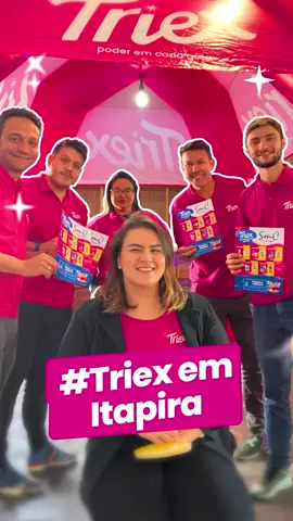 Hoje a Triex aterrissou no @supermercados_cubatao_oficial, em Itapira, com uma ação daquelas que a gente gosta: comprou, passou na tenda rosa, mostrou o cupom fiscal… ganhou outro produto na hora! E ainda teve mais: todo mundo que participou saiu com um cupom pra concorrer a uma cesta recheada de Triex. Porque quem faz escolha inteligente merece ser surpreendido. E sim, pode se preparar: vem muito mais por aí. 💖🧼 #TriexSurpreendeVocê #itapira #LimpezaComRec#TendaRosaTriex