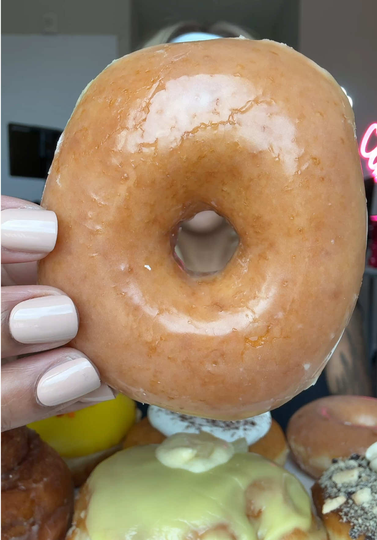 Krispy Kreme donuts 🍩 #donuts #mukbang #mukbangasmr #eating #Foodie #foodtiktok #eating #eatingshow #hungrytiktok #creatorsearchinsights #fyp #fypシ #foryourpage #fypage #viral #trending 