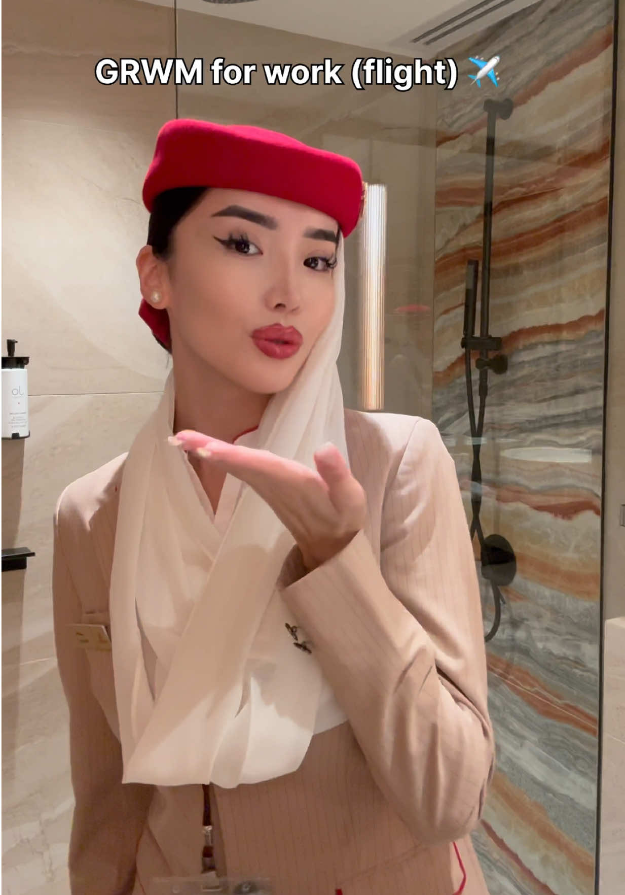 GRWM for flight ✈️  #emirates #aviation #cabincrew #flightattendant #emiratesairlines 