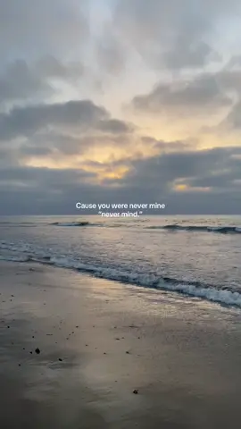 Here we go again…it’s august guys 😶. #nightcore #vintagevibes #songlyrics #august #taylorswiftedit  