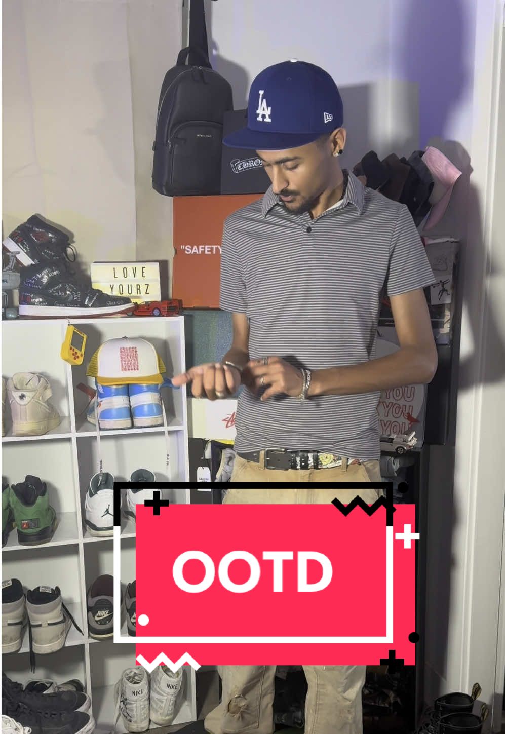 #CapCut OOTD. #OOTD #outfitoftheday #streetwear #mensstreetwear #mensfashion #fashioncontent #fashiontok #clothes #trending #foryourpage #comments 