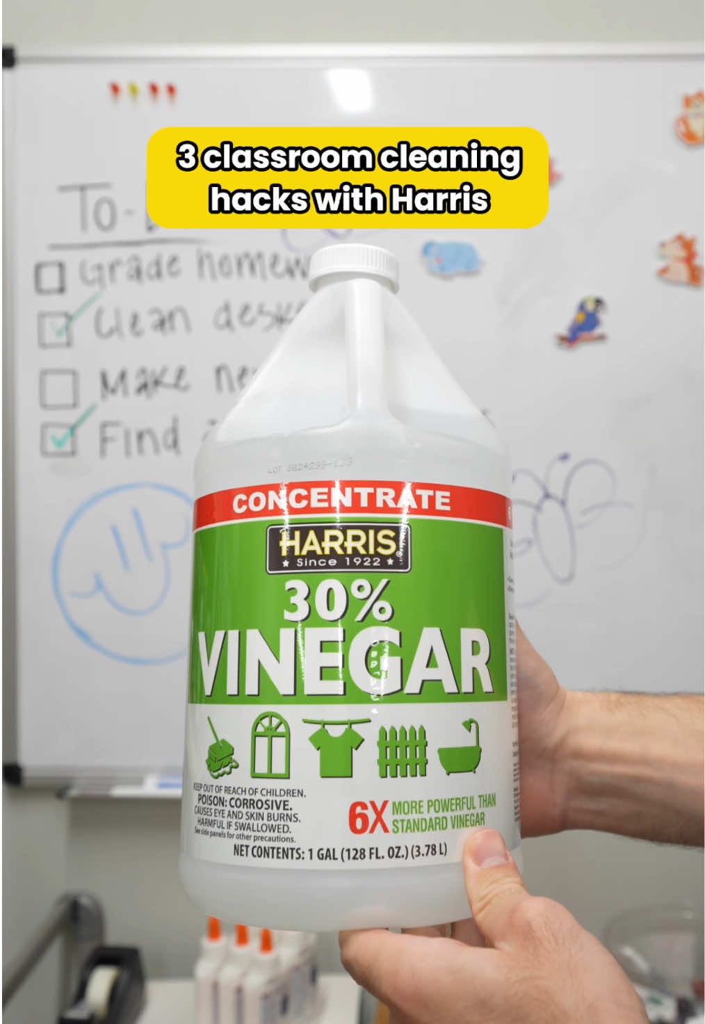Back-to-school clean starts with vinegar strong enough for summer’s mess☝️#AHarrisHome #backtoschool #classroom #vinegar 