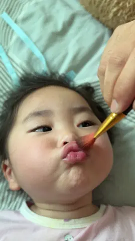 Relax #дневникалины #fyp #귀여운아기 #baby #cutebaby #большиеглаза #베이비 #bigeyes #растем_с_tiktok_вместе #буднимамы #아기 #babyface #예쁜아기 