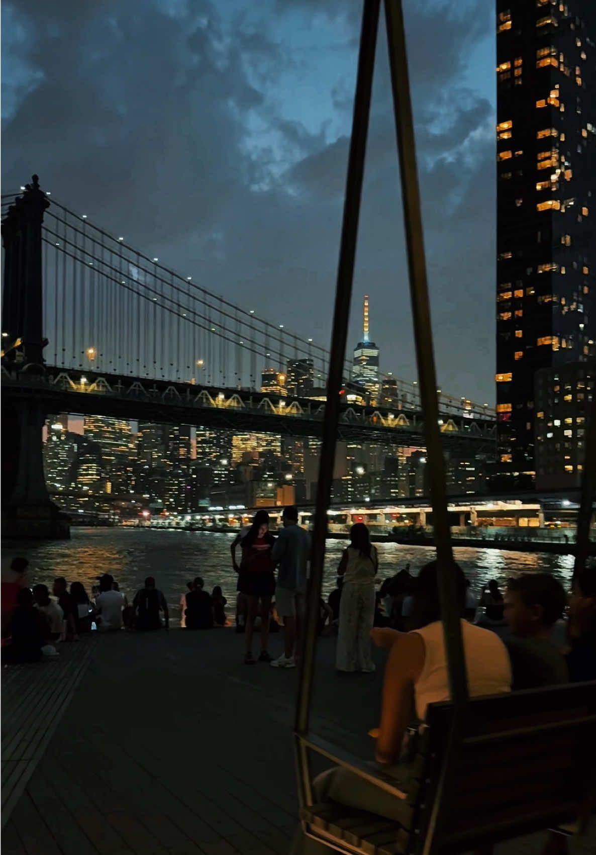 📍Pier 35, New York City. #pier35 #newyorkcitynight #newyorkcity 