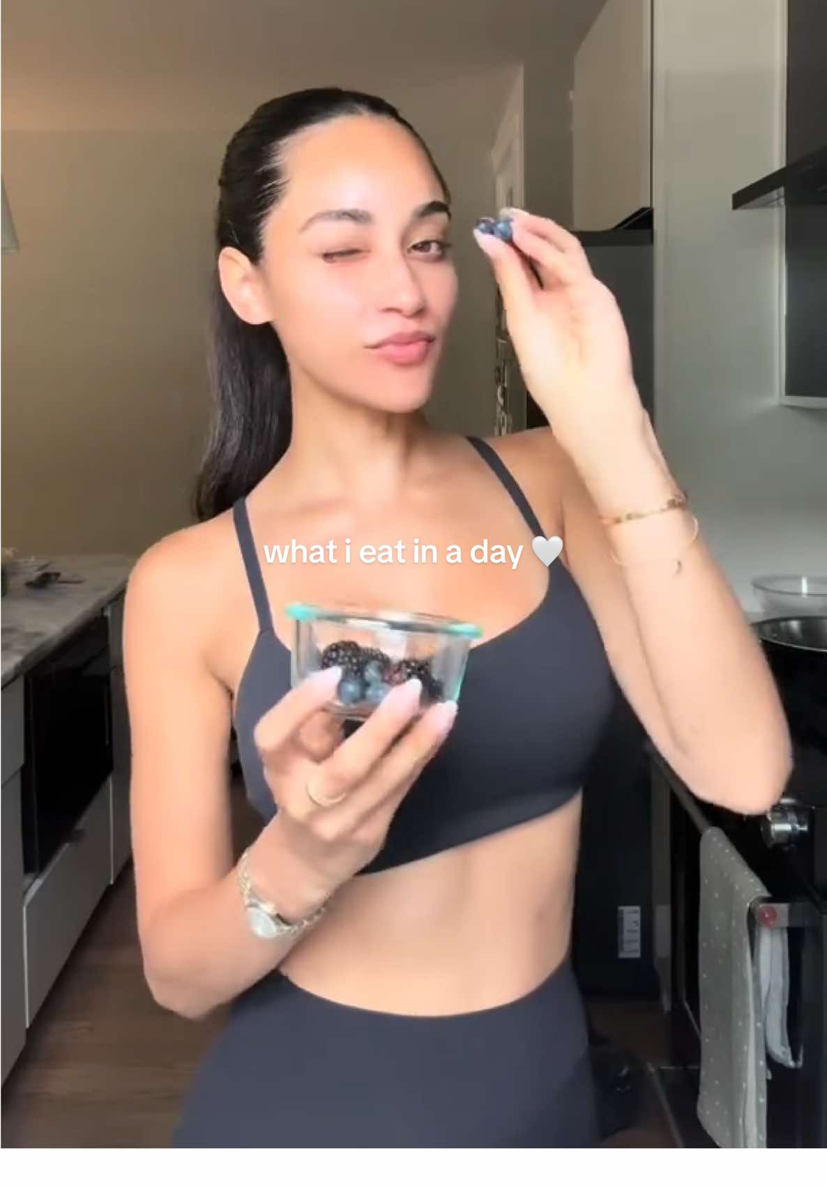 Replying to @Melissa S what i eat in a day 🫶🏼 comment if you want to see my workout routines! xo
